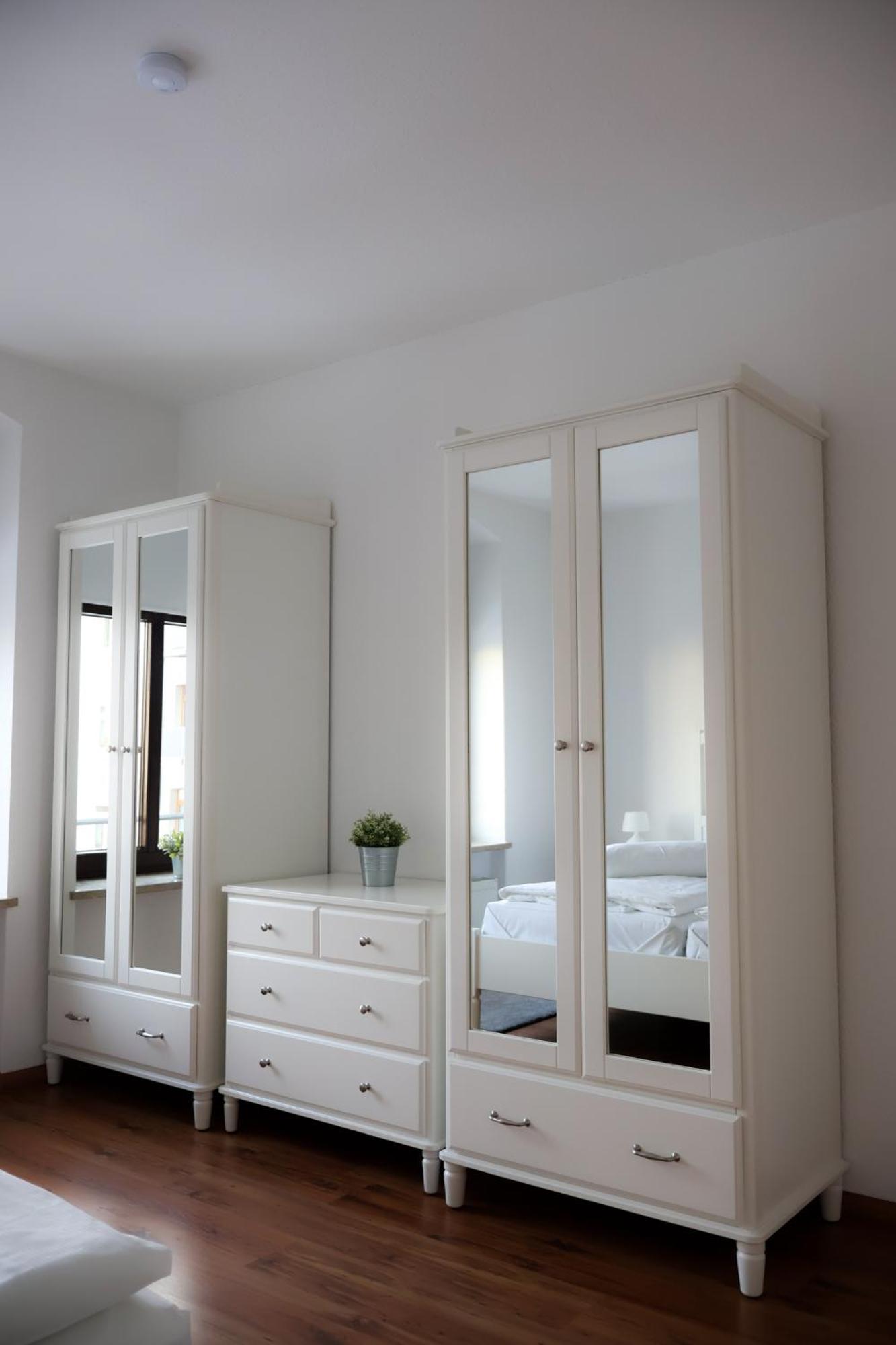 Alexxanders Apartments & Studios Кемниц Стая снимка