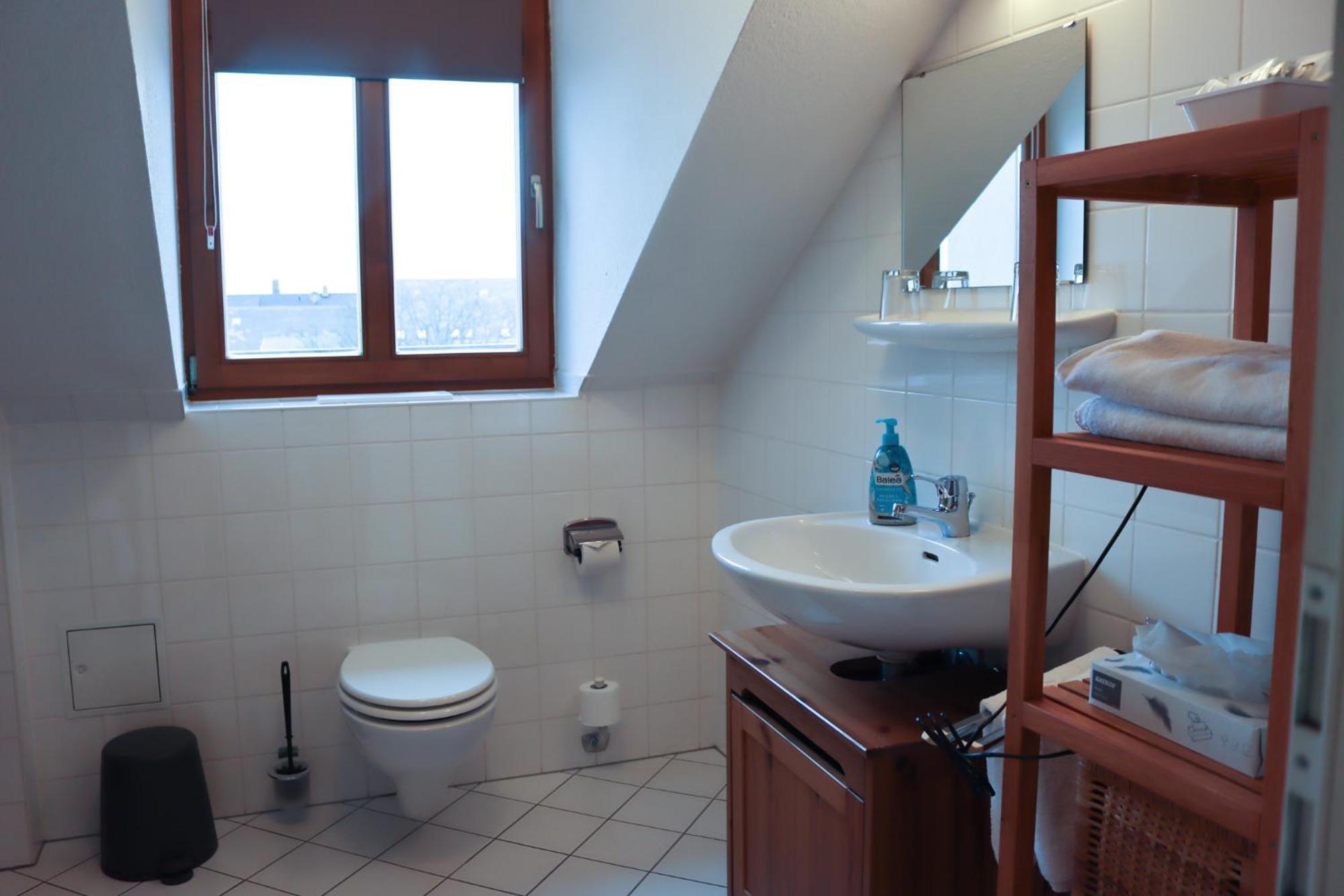 Alexxanders Apartments & Studios Кемниц Стая снимка