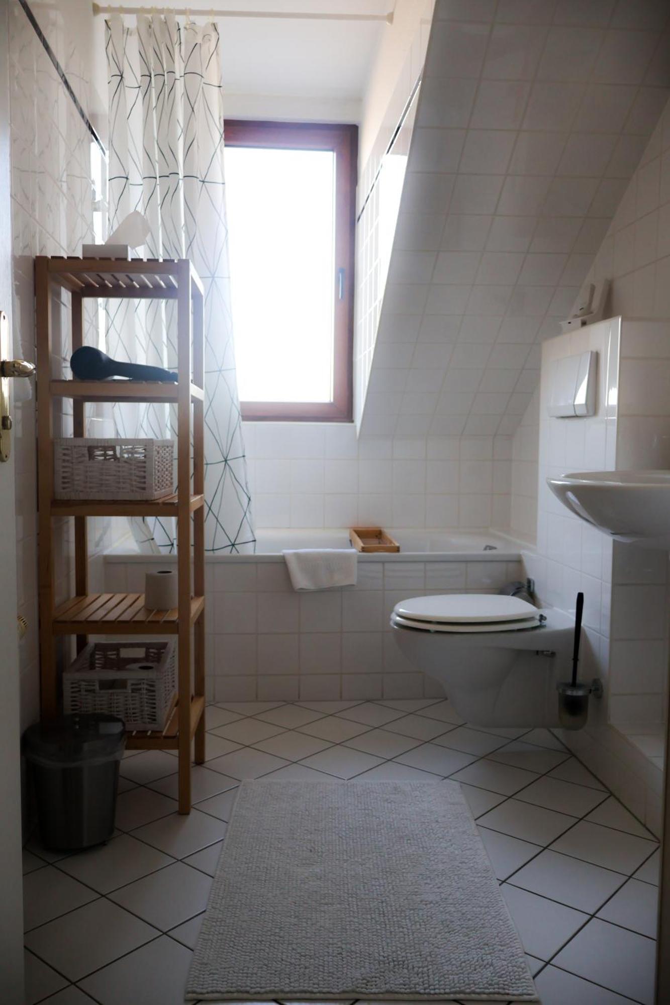 Alexxanders Apartments & Studios Кемниц Стая снимка